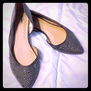 Sparkly rhinestone pointed flats